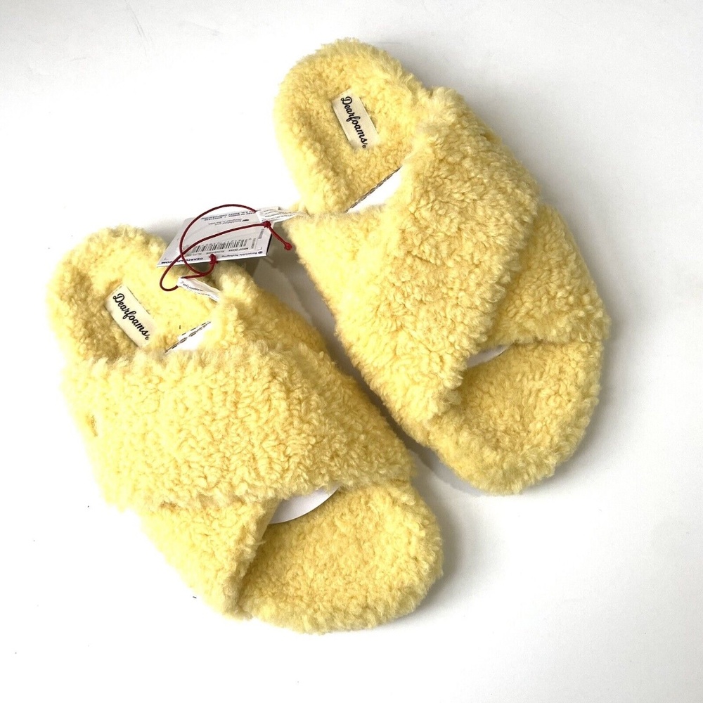 DEAR FOAMS New $49 Womens XL 11-12 Yellow X Strap Slip On Fuzzy Slippers D9